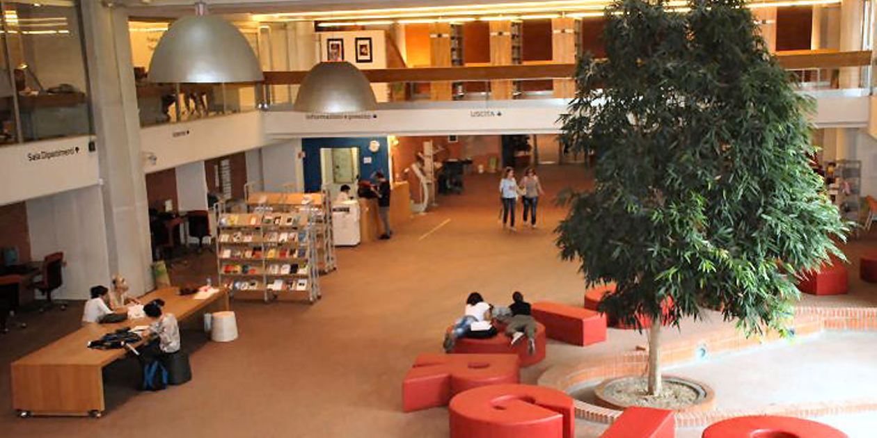 Biblioteca a 360 gradi Biblioteca San Giorgio di Pistoia